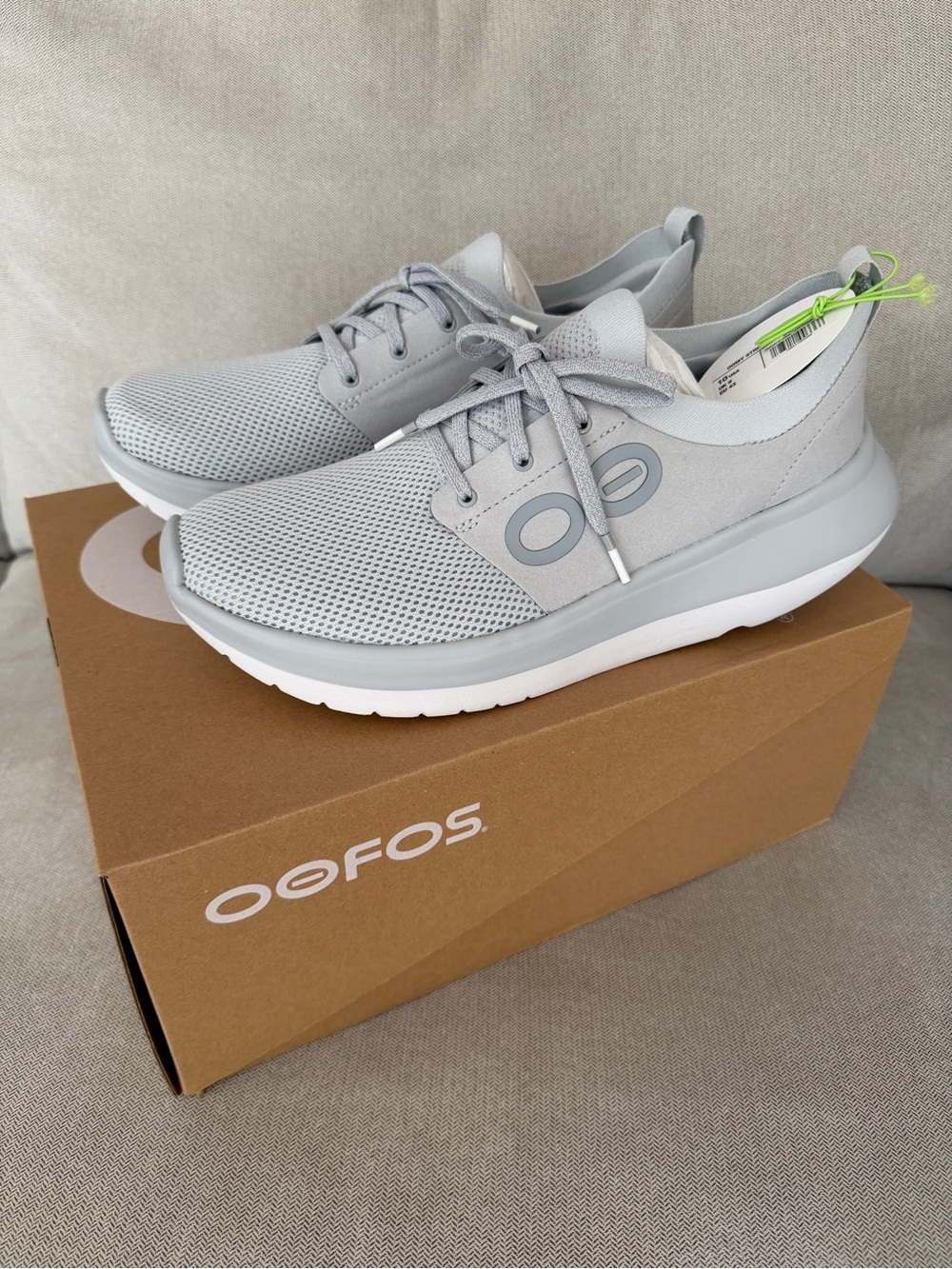 OOFOS Men’s Light Grey Mesh Lace-Up Sneakers